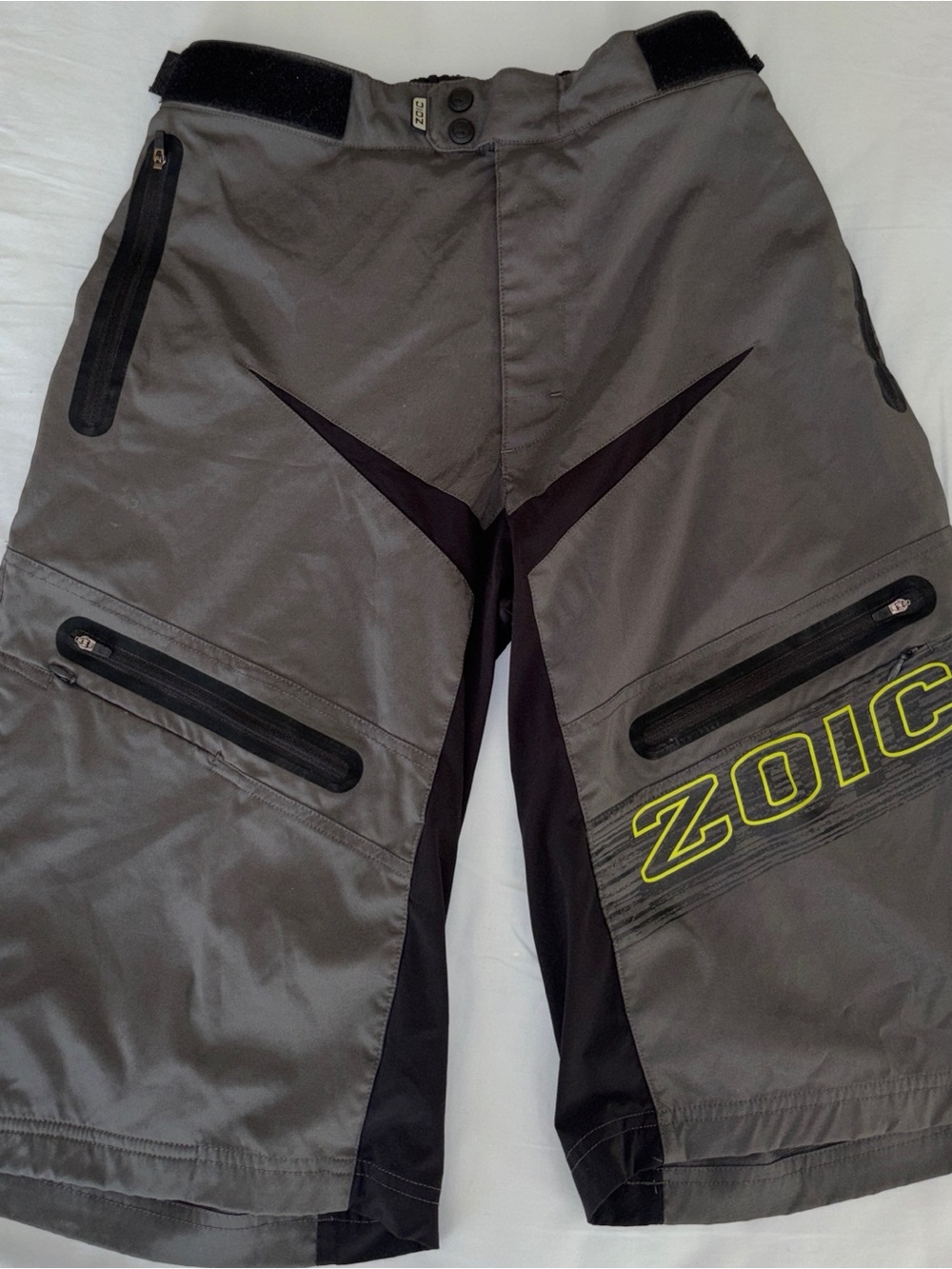 Zoic Men's Gray Athletic MTB Shorts with Contrast Panels